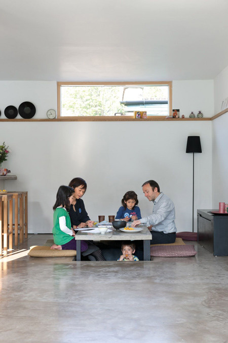 01967065 874d Bài trí ngôi nhà hiện đại ấn tượng với bàn độc đáo kiểu Nhật
