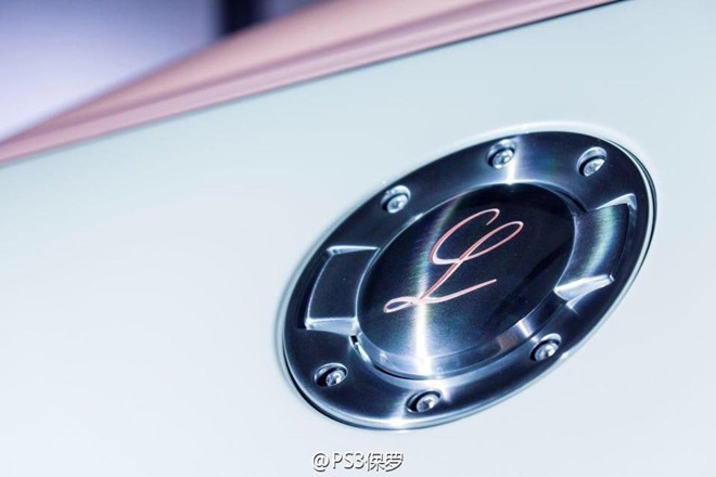 20150319135206 xe13 Trung Quốc: Đại gia tặng siêu xe Veyron triệu đô cho bạn gái