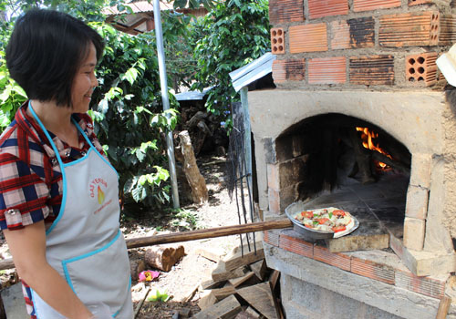 b 4795 1430992336 Ông chủ tiệm bánh pizza dưới chân núi Lang Biang