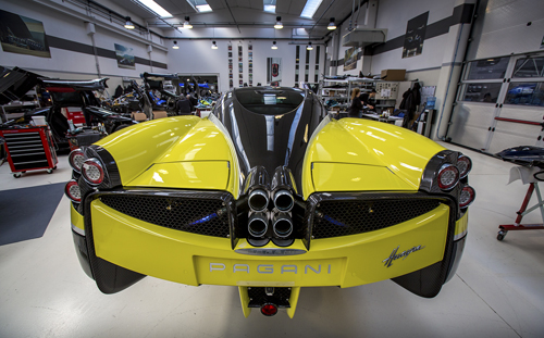 Pagani Production Line 03 1332 1471079123 Ghé thăm nơi ra đời của siêu phẩm Pagani Huayra