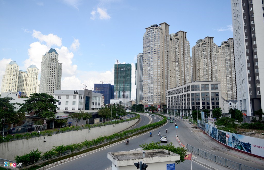 1DC bikichdothisg 2 BĐS Sài Gòn: 1 2 km đường gánh hàng chục cao ốc