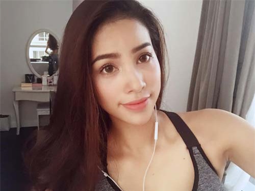 Điểm danh 5 mỹ nhân sở hữu một làn da đẹp mịn màng, săn chắc nhất showbiz Việt iem danh 5 my nhan so huu lan da dep min mang san chac nhat showbiz viet 6 Điểm danh 5 mỹ nhân sở hữu một làn da đẹp mịn màng, săn chắc nhất showbiz Việt