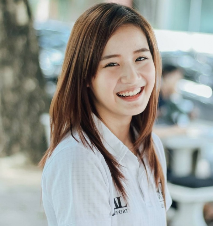c5a57628cf77523e1fb5bd84afd5d5b4 Cô bé có tóc mái chuột gặm nổi tiếng Thái Lan ngày nào giờ đã là hot girl cực  kỳ xinh đẹp!